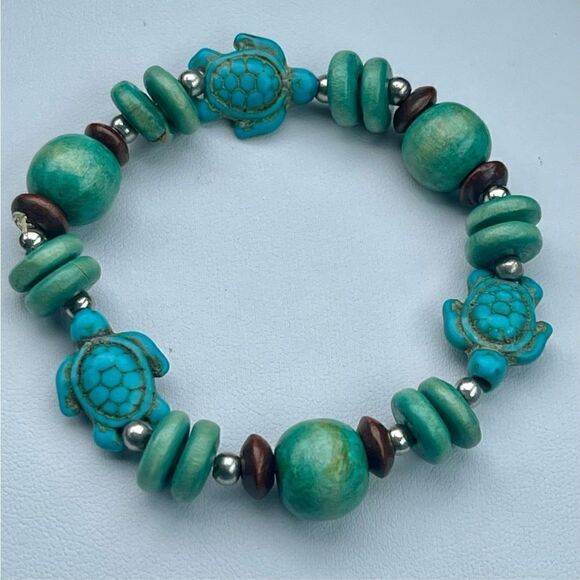 Vintage Turtle Bead Stretch Bracelet Unisex Hand Carved Howlite and Wood Bead - Picture 3 of 5